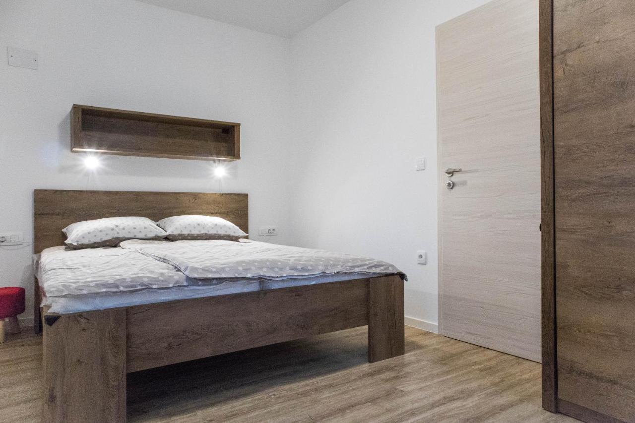 Jantar Apartmaji Novo Mesto Exterior foto