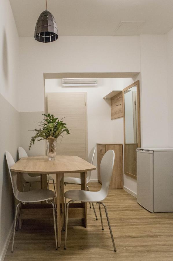Jantar Apartmaji Novo Mesto Exterior foto
